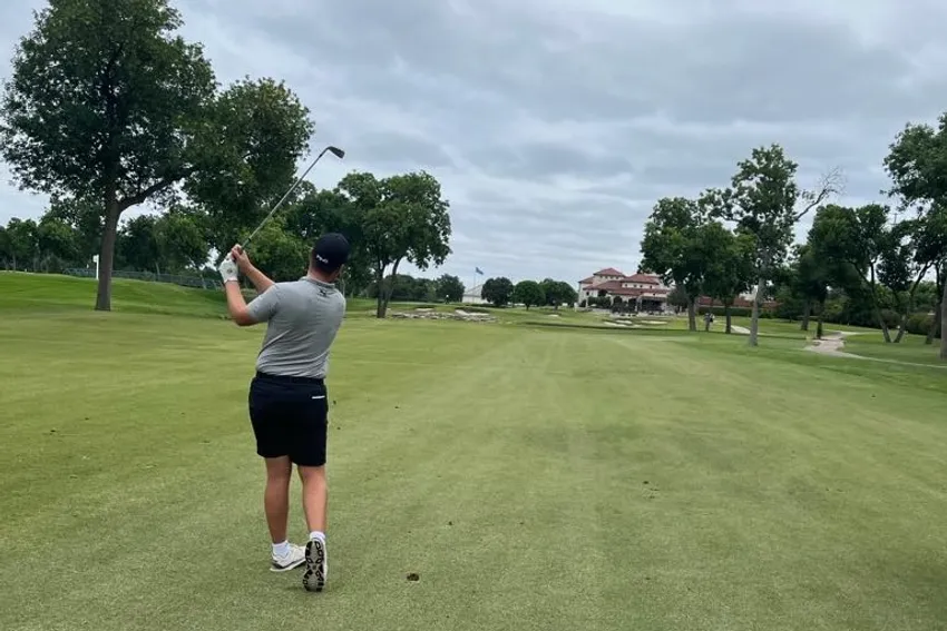 Bård on the fairway at The Bridges Golf Club in Texas